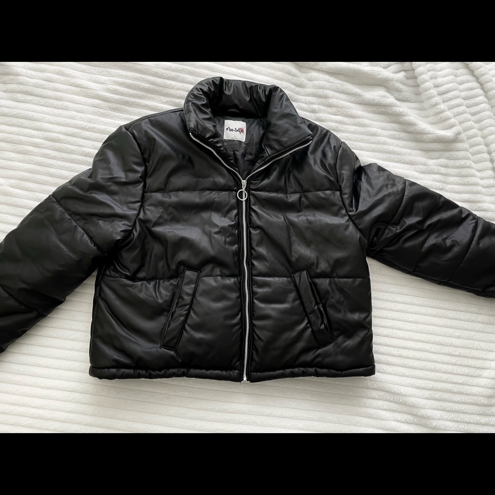 Leather puffer